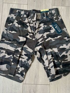 Men’s Gray & Black Camo Cargo Shorts WestAce
